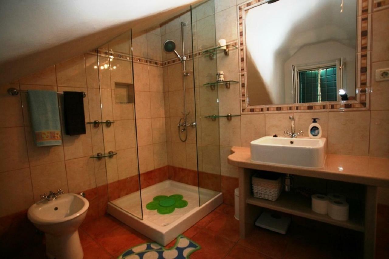 Deluxe Villa Sirena On The Beach With Pool Supetar Kültér fotó