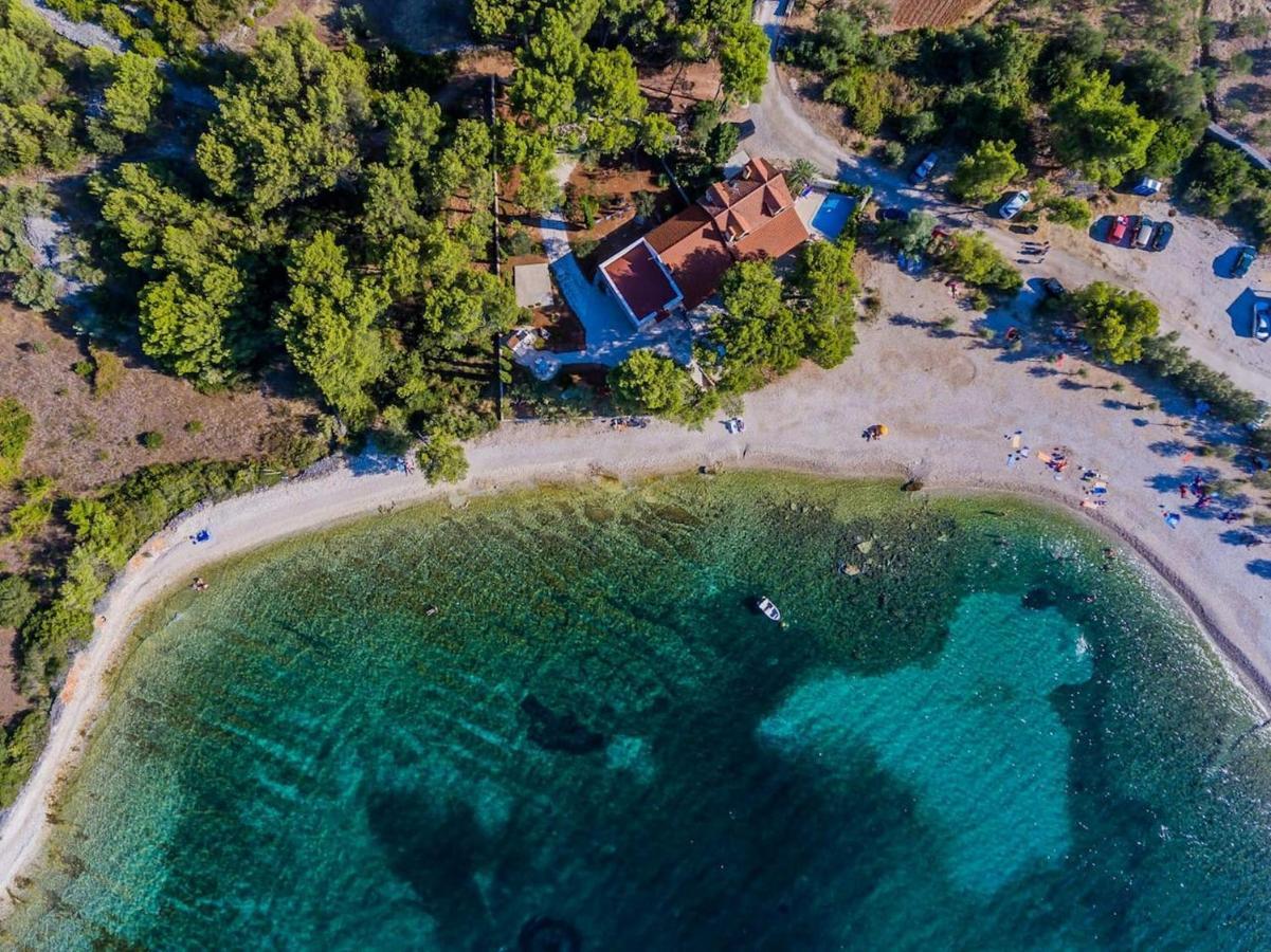 Deluxe Villa Sirena On The Beach With Pool Supetar Kültér fotó